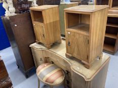 20th cent. Art Deco style dressing table with mirror above three drawers flanked by scroll shaped