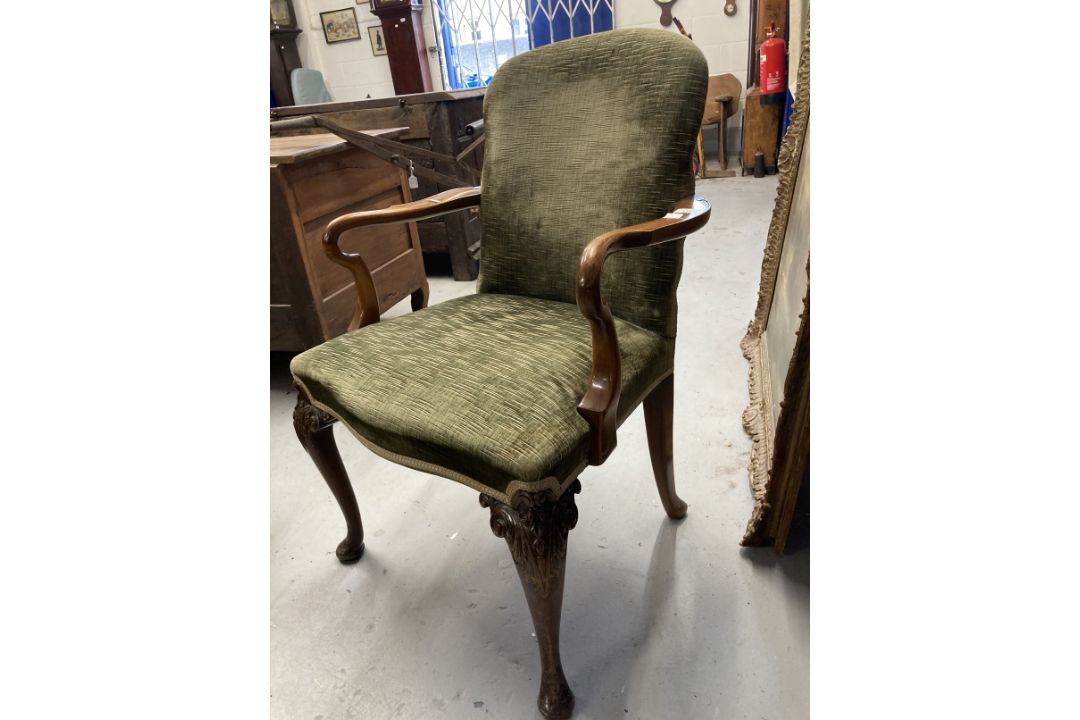 Early 20th cent. Queen Anne style elbow chair shepherd's crook open arms on cabriole legs, carved - Image 2 of 3