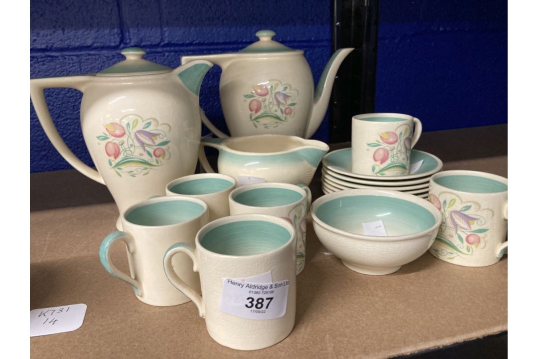Susie Cooper 1930s coffee set comprising coffee pot, milk jug, teapot, sugar bowl, six cans and - Image 1 of 3