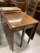 18th cent. Mahogany gate leg table. 28¼ins. x 63ins. x 45ins.