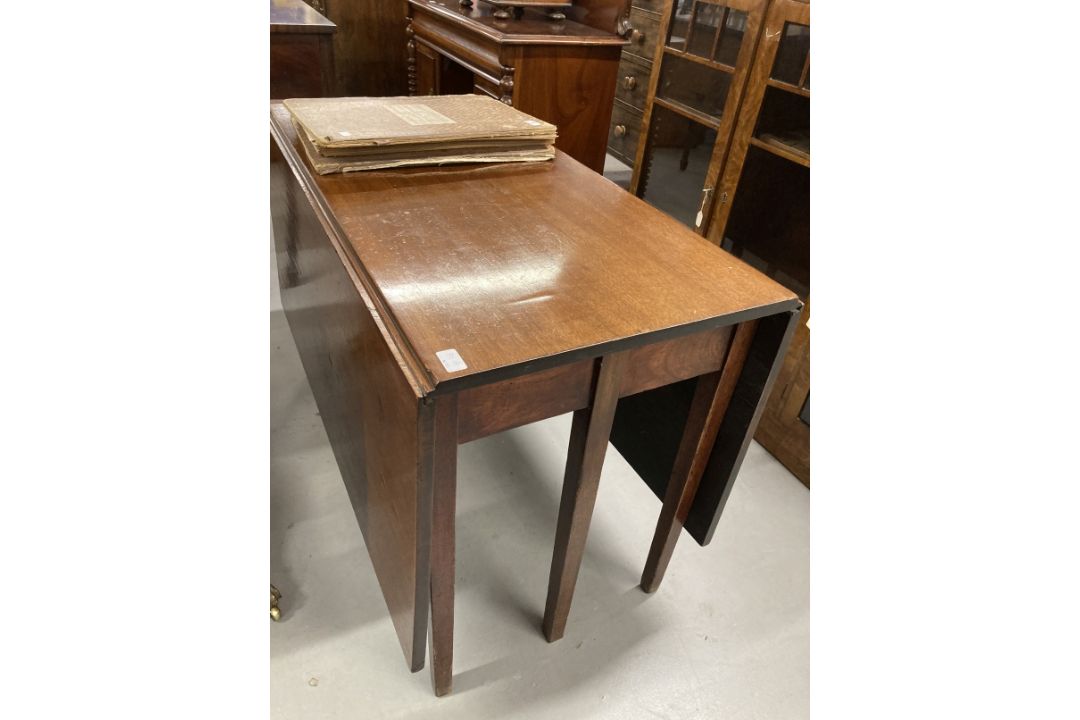 18th cent. Mahogany gate leg table. 28¼ins. x 63ins. x 45ins. - Image 1 of 2