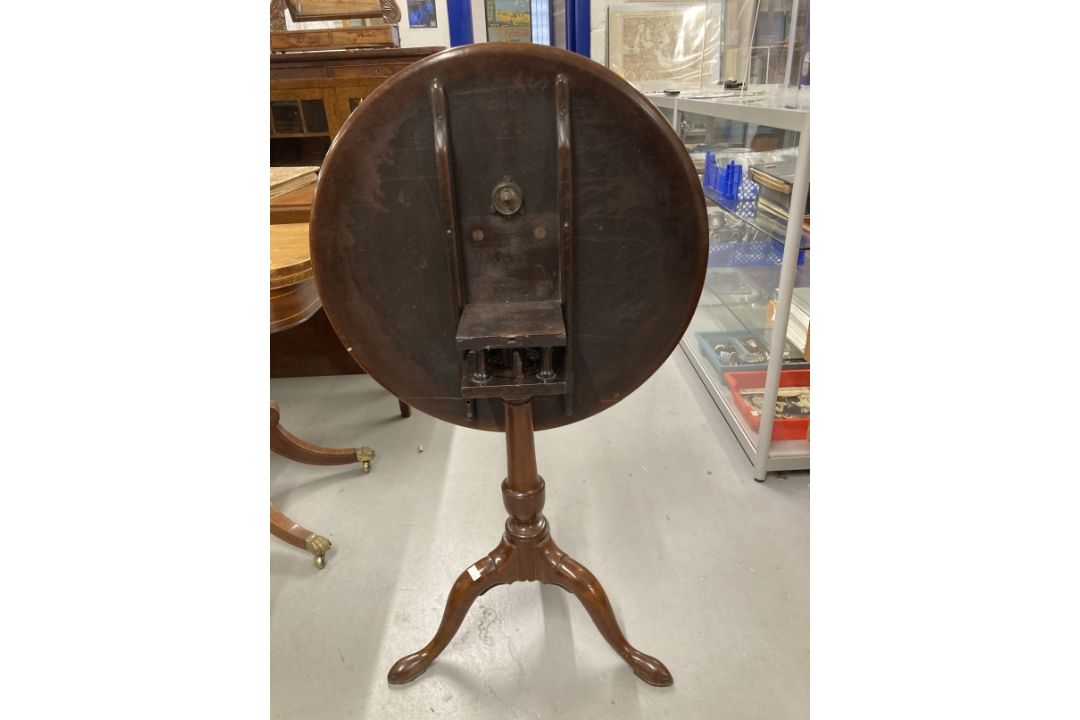 Late 18th cent. Mahogany dish top tripod table with bird cage above vase shaped column on cabriole - Image 3 of 4