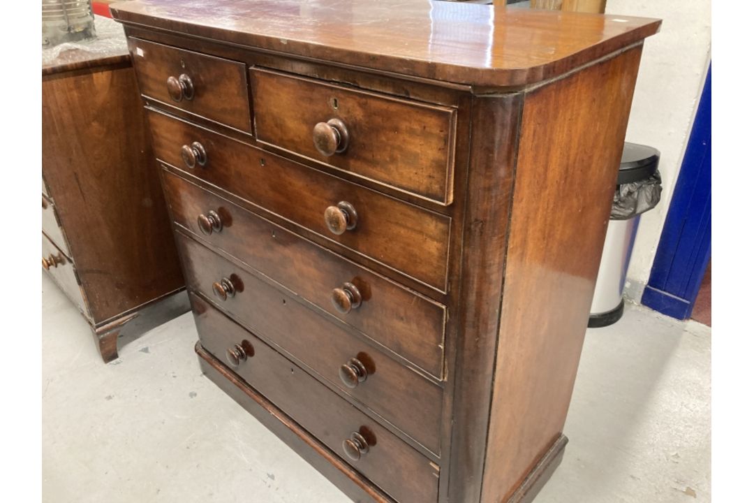 19th cent. Mahogany chest of two over four long drawers, turned knob handles on a plinth base. - Image 1 of 4