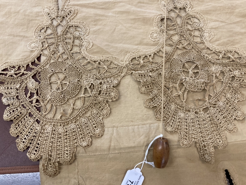 Early 20th cent. Embossed linen blinds with lace borders, a pair. Total drop 88ins. x 40ins. - Image 2 of 3