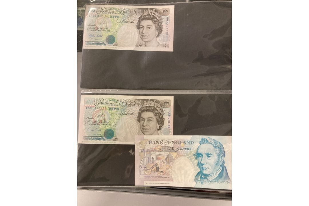Numismatics: Banknotes GB £1 and £5 notes. Page and Somerset, Isaac Newton £1 notes (4). Lowther - Image 2 of 8