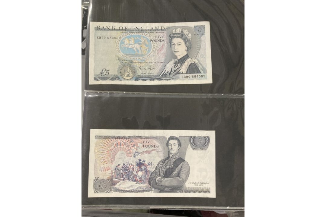 Numismatics: Banknotes GB £1 and £5 notes. Page and Somerset, Isaac Newton £1 notes (4). Lowther - Image 8 of 8