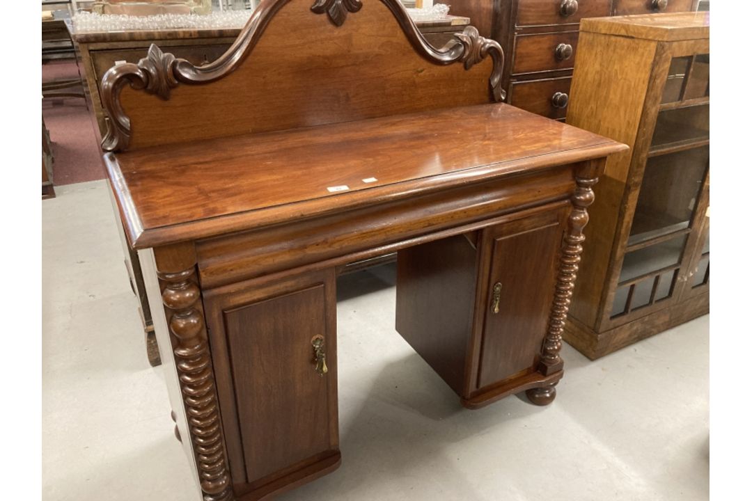 19th cent. Mahogany buffet of modest proportions. 44ins. x 52ins. x 19ins. - Image 1 of 4