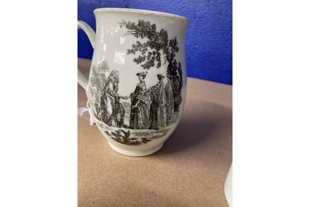 Worcester: Two printed Worcester mugs c1760, one bell shaped and printed with the Whitton Anglers, - Image 4 of 5