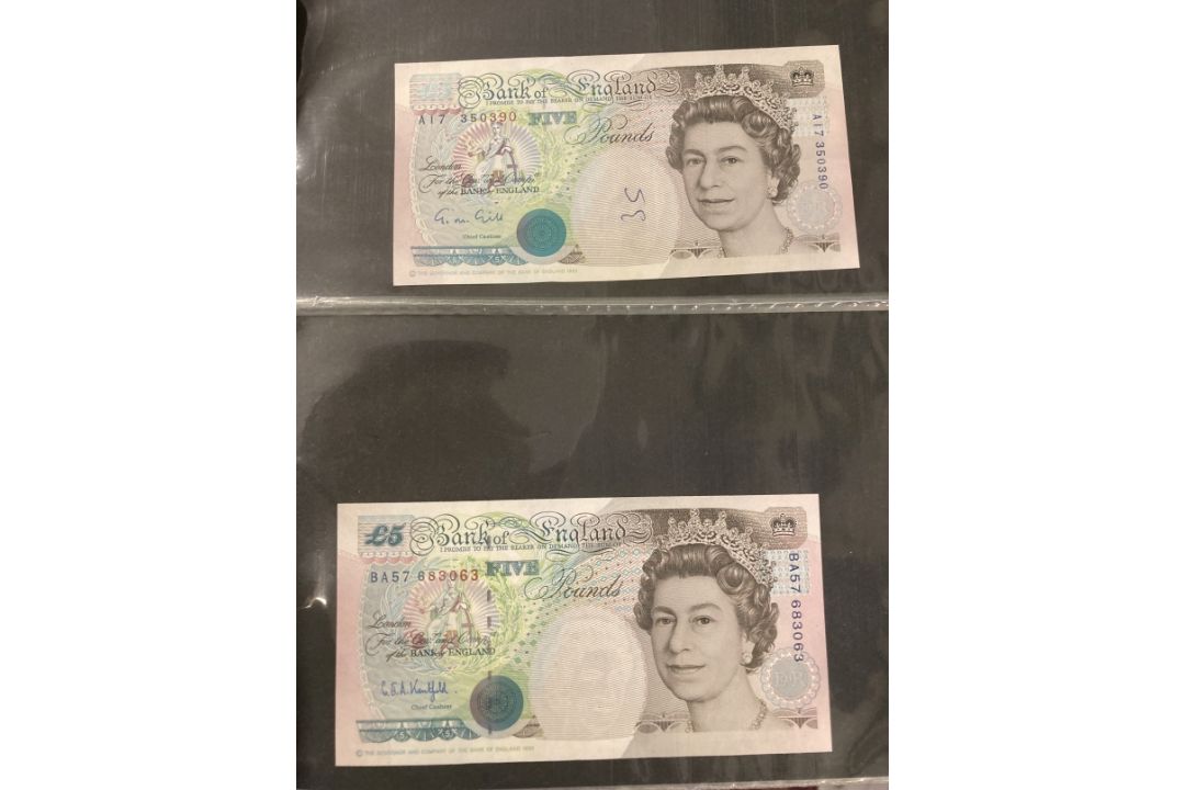 Numismatics: Banknotes GB £1 and £5 notes. Page and Somerset, Isaac Newton £1 notes (4). Lowther - Image 3 of 8