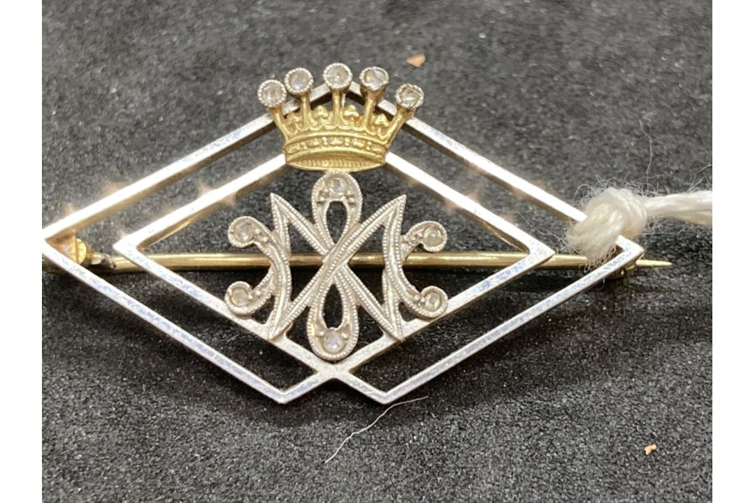 Jewellery: Yellow and white metal brooch open lozenge shape with a five pointed crown above cypher - Image 1 of 3