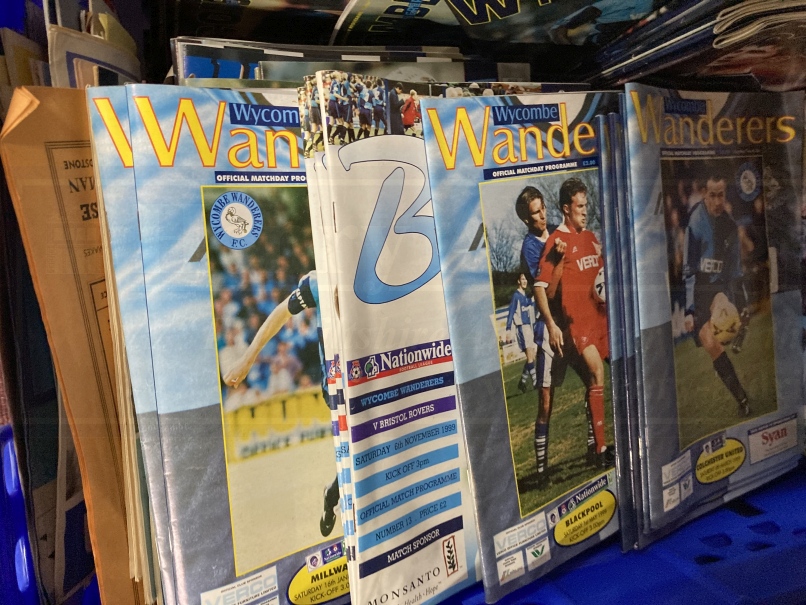 Sports Memorabilia: Football programmes, hundreds of examples from early 1950s through to 1990s - Image 4 of 5