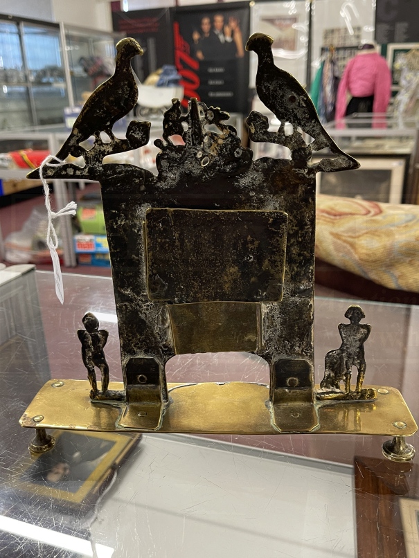 19th cent. Brass miniature fireplace, probably a travelling salesman's or an apprentice piece, the - Image 3 of 3