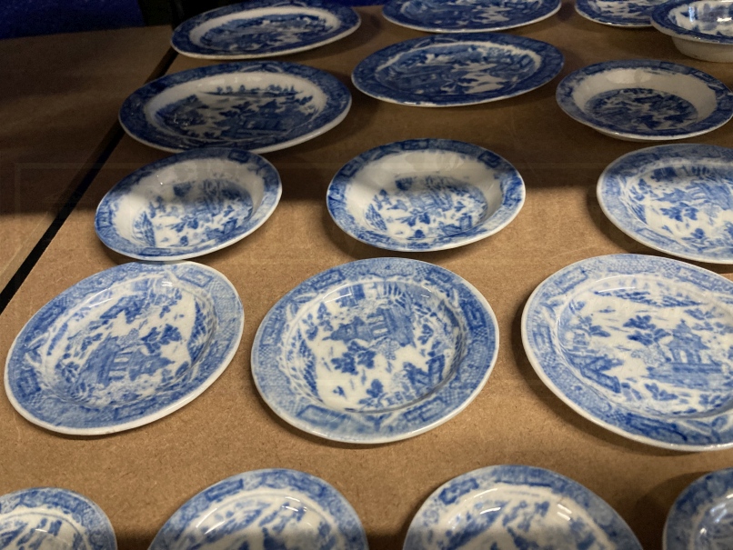 Ceramics: English c1840 blue and white pearlware Child's Play dinner service in period box, includes - Image 5 of 8