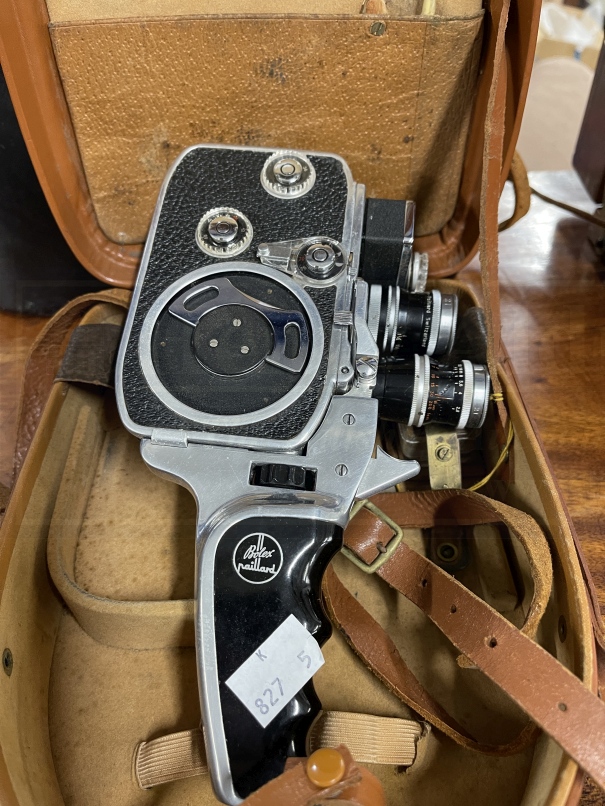 Cameras & Photographic Equipment: 1950s Bolex Paillard mechanical 3mm hand camera in case, plus a - Image 2 of 2