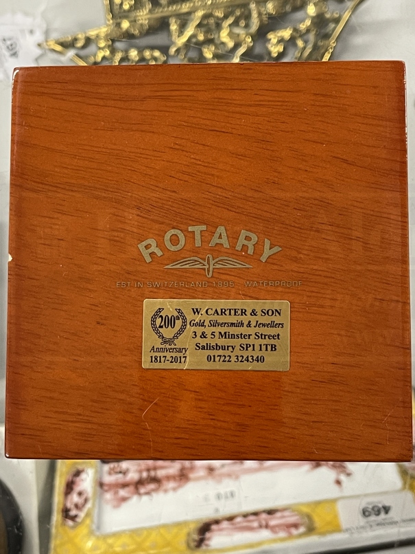 Watches: Rotary 9ct gold gentleman's wristwatch, white dial and date aperture and 9ct gold - Image 2 of 3