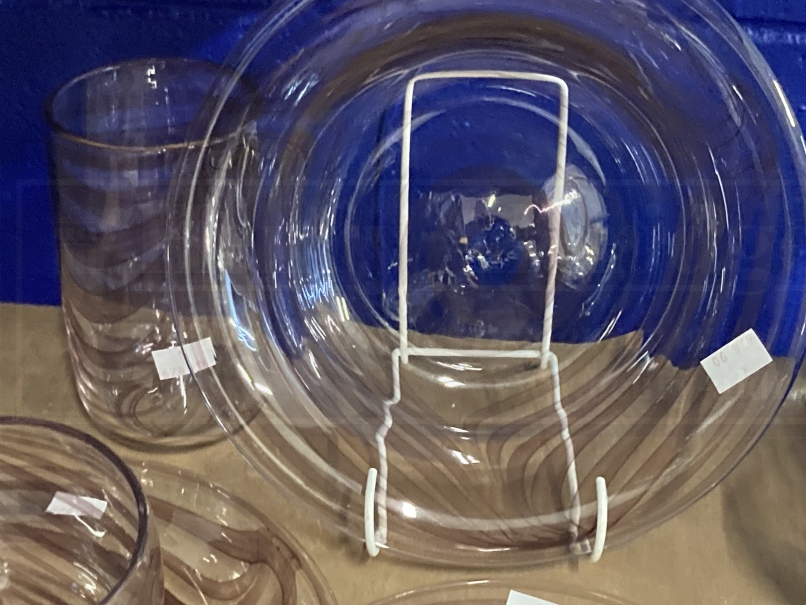 Glass: Deborah Fludgate art glass large bowl with swirled decoration, signed No. 885 10½ins, dish - Image 3 of 4