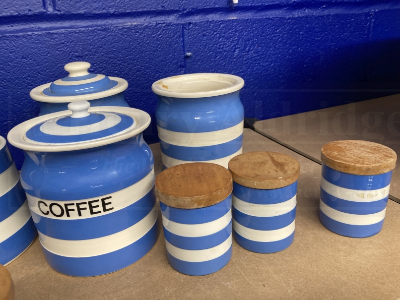 Ceramics: Banded T.G. Green and style mostly modern blue banded canisters and kitchen ware. (13) - Image 2 of 6