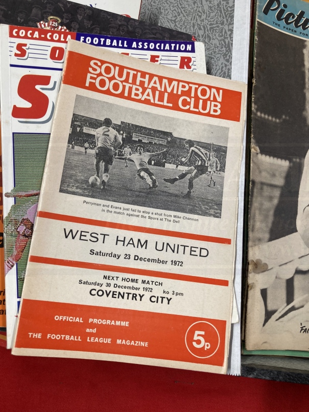 Ephemera: Collection of magazines and programmes including twenty Picture Show magazines 1951-54, - Image 6 of 6