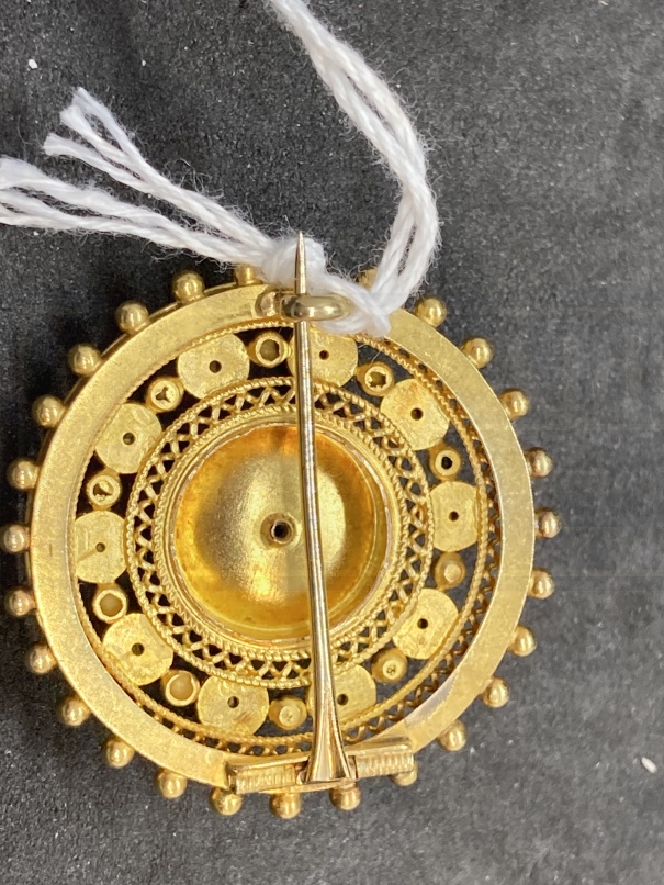 Jewellery: Yellow metal Victorian circular Tuscan style brooch with shot and wire work decoration, - Image 2 of 2