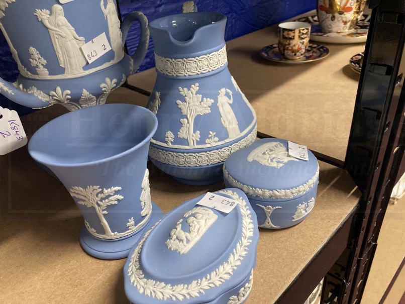 20th cent. Ceramics: Wedgwood Jasperware large pedestal urn 11½ins, plus a jug, vase, and two pin - Image 3 of 3
