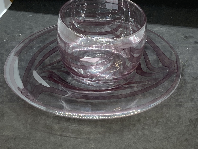 Glass: Deborah Fludgate art glass large bowl with swirled decoration, signed No. 885 10½ins, dish - Image 2 of 4