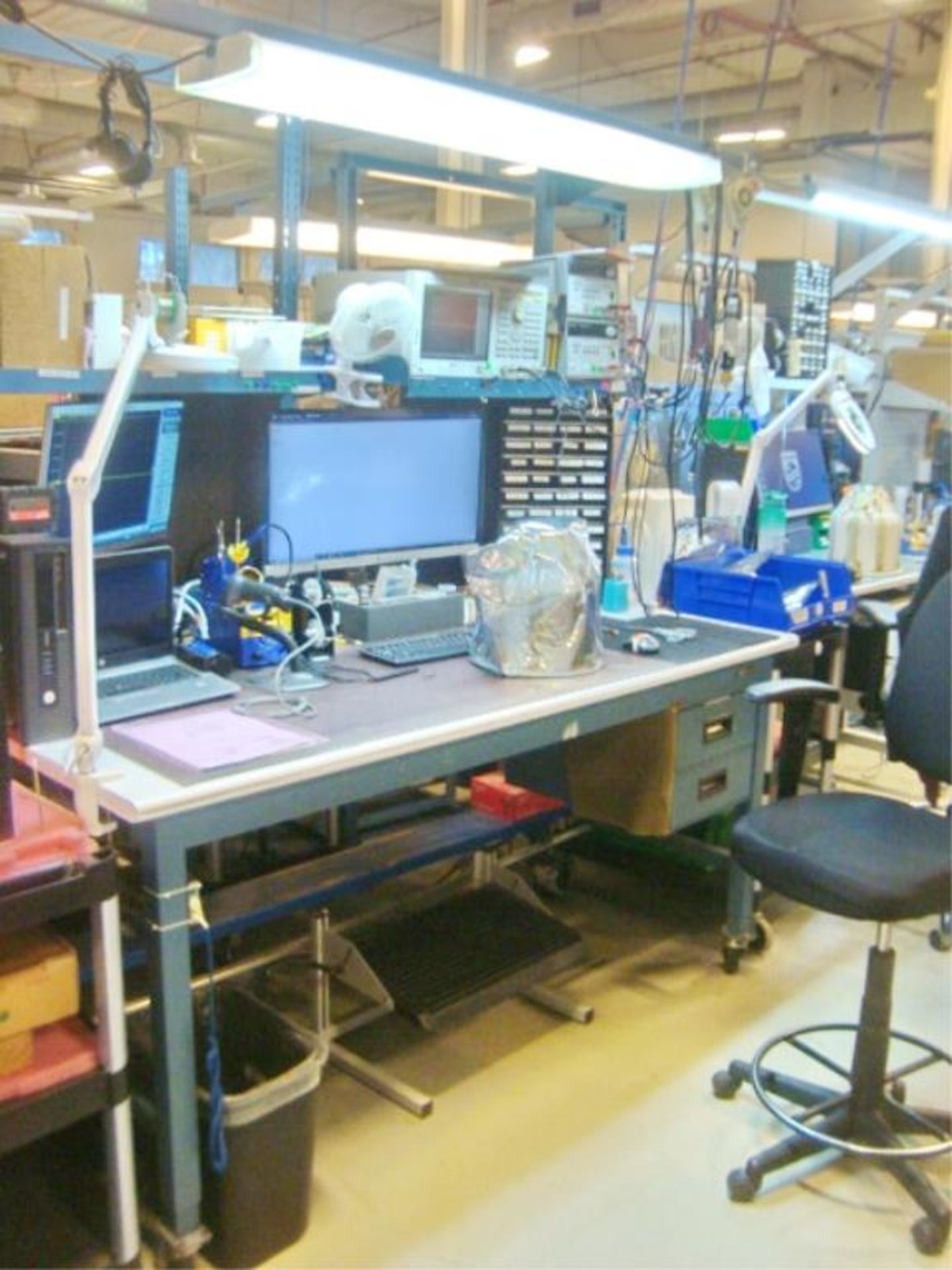 Mobile Workstation Benches & Chairs - Image 4 of 13