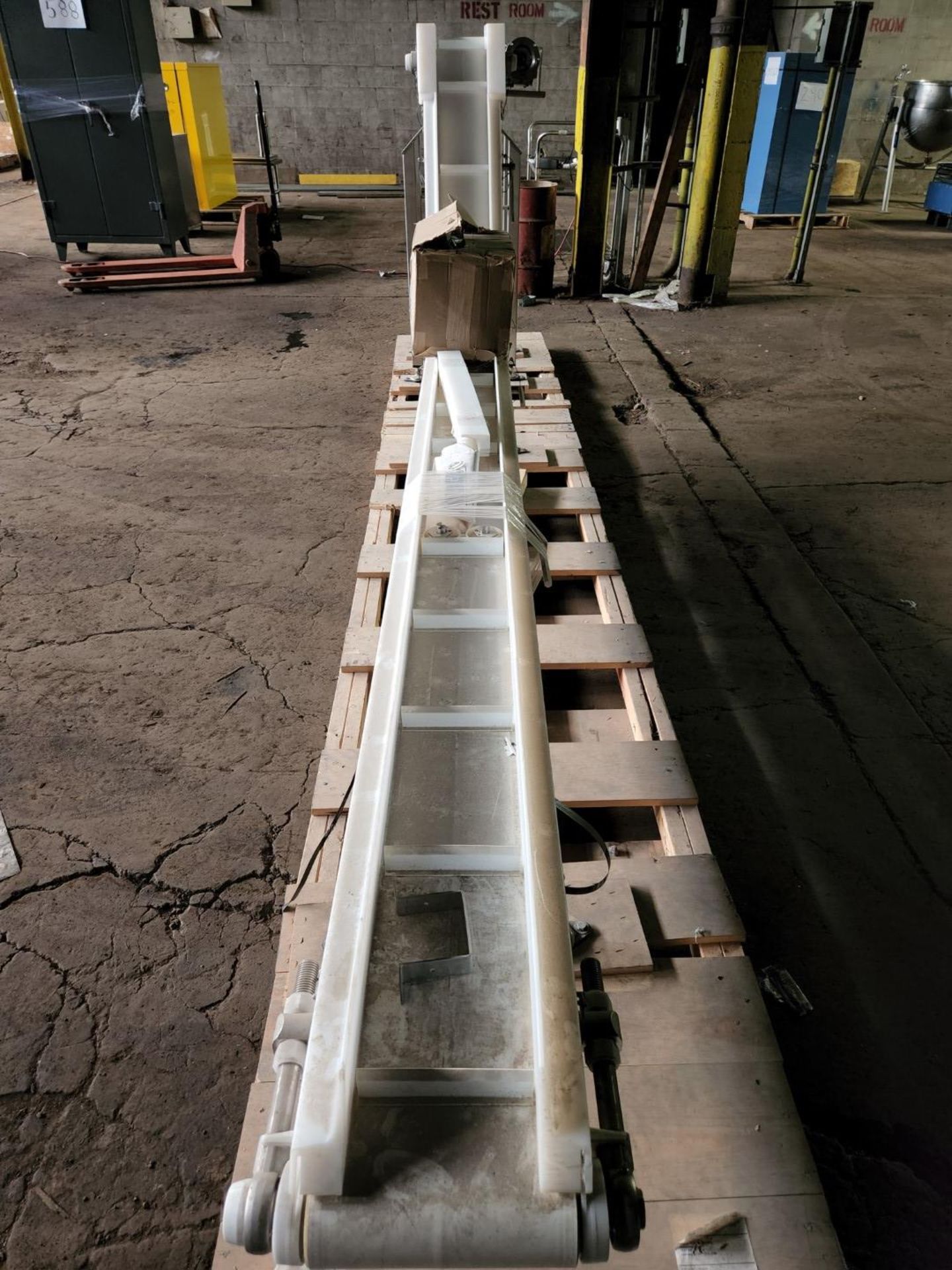 Dorner Inclined Conveyor - Image 3 of 5