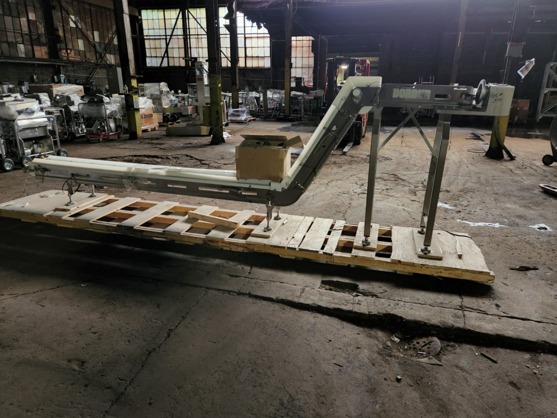 Dorner Inclined Conveyor - Image 2 of 5