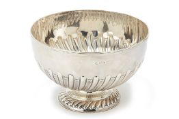 AN EDWARDIAN SILVER PUNCH BOWL
