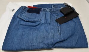 A pair of men's as new Kiton Napoli trousers with lace tie (TG 37 - RRP €483).