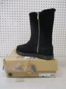 A pair of as new Ugg Classic Short BLVD boots (UK 9).