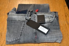 A pair of men's as new Kiton Napoli five pocket jeans (TG 37 - RRP € 504).