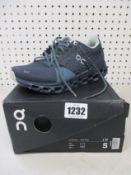 A pair of women's as new On Running Cloudstratus trainers (UK 3).