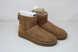 A pair of as new Ugg boots (UK 7 - No box).