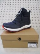 A pair of as new Rossignol Apres-Ski boots (UK 9).