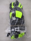 Six pairs of as new Gore Windstopper Thermo cycling gloves (RRP £45 each).