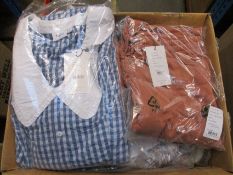 Fourteen items of women's as new Saint Tropez clothing.