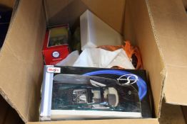 A quantity of miscellaneous collector's model cars and related to include Motorama and Maisto (