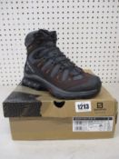 A pair of women's as new Salomon Quest 4D 3 GTX boots (UK 5).