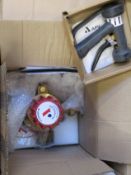 A Dynafluid 2000 High Economy Steam and Water Mixing Valve and five Rear Trigger Water Guns.