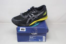 A pair of men's as new Asics Gel-Nimbus 21 trainers (UK 8).