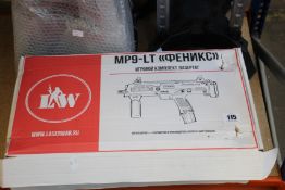 Four Laserwar MP-9lt Pheonix special edition laser tag guns, four Laserwar Smart RGB headbands and