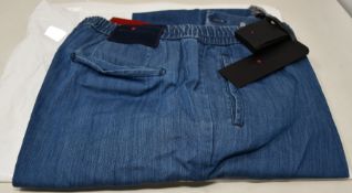 A pair of men's as new Kiton Napoli trousers with lace tie (TG 38 - RRP €483).