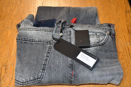 A pair of men's as new Kiton Napoli five pocket jeans (TG 37 - RRP € 504).