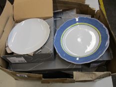 A quantity of Thomas Rosenthal Group and Hutschenreuther plates and other related items.