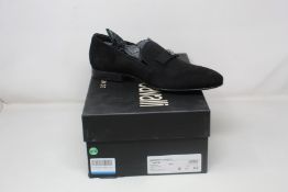 A pair of men's as new Roberto Cavalli shoes (EU 42).