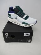 A pair of women's as new On Running Cloudnova trainers (UK 5).