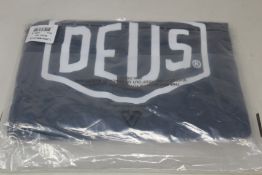 Six as new Deus Ex Machina Shield T-shirts in navy (1 x M, 3 x L, 2 x XL - RRP £32 each).