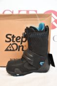 A pair of men's as new Burton Photon Strep On snowboard boots (UK 8).