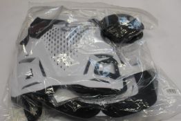 An as new Fox racing R3 chest protection body shell in White (Size: S/M).